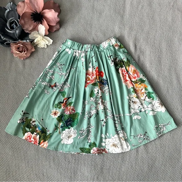 Taydey A-Line Pleated Vintage Floral Print Skirt - Picture 2 of 13